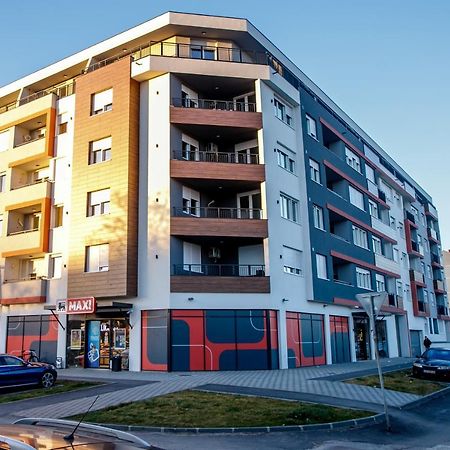 סובוטיקה Tik Tak Apartman מראה חיצוני תמונה