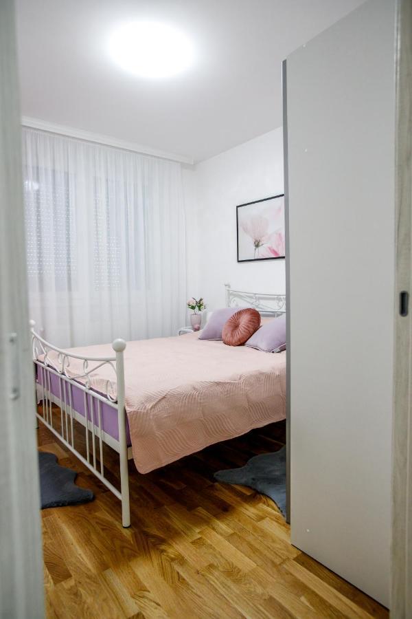 סובוטיקה Tik Tak Apartman מראה חיצוני תמונה